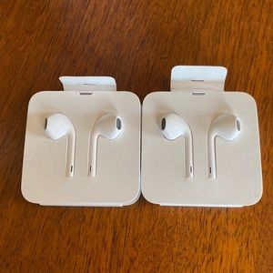 Apple earbuds